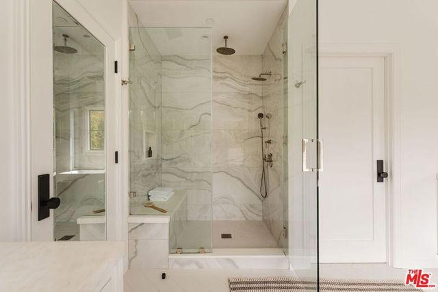 10560 Bradbury Road, Los Angeles, CA 90064