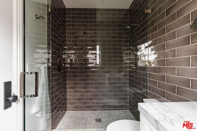 10560 Bradbury Road, Los Angeles, CA 90064