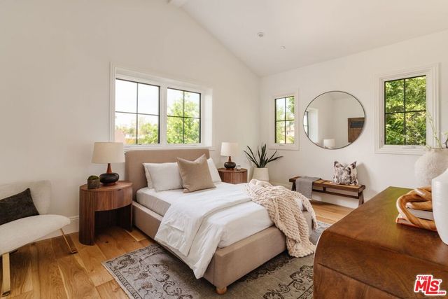 10560 Bradbury Road, Los Angeles, CA 90064