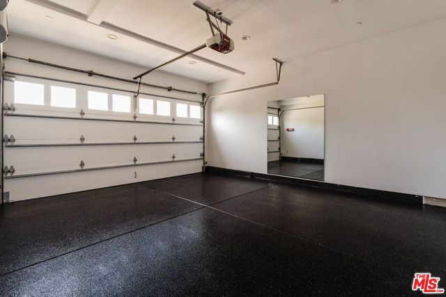 10560 Bradbury Road, Los Angeles, CA 90064