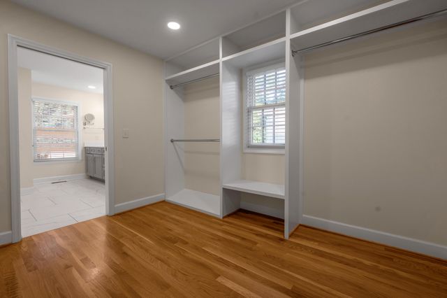 1820 Richmond Road, Lexington, KY 40502