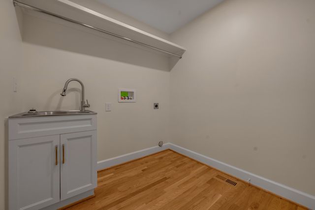 1820 Richmond Road, Lexington, KY 40502
