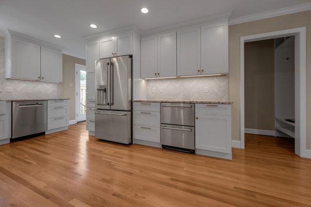 1820 Richmond Road, Lexington, KY 40502
