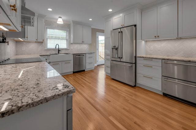 1820 Richmond Road, Lexington, KY 40502