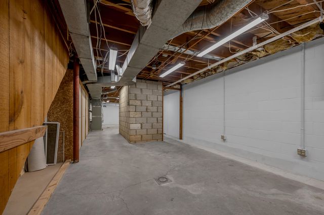 1820 Richmond Road, Lexington, KY 40502