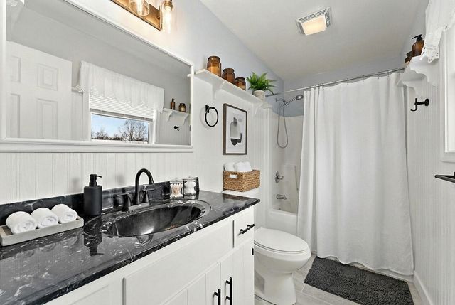 5845 Stone Avenue, Portage, IN 46368