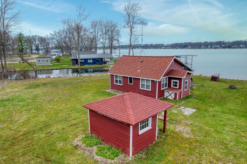 50479 Delling Drive, Silver Creek Twp, MI 49047