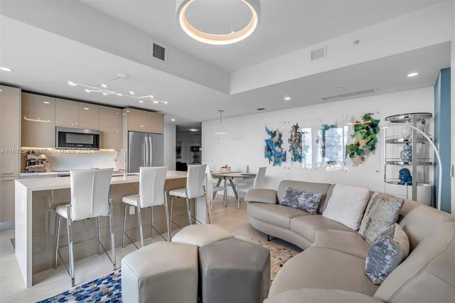 2000 Metropica Way 2001, Sunrise, FL 33323