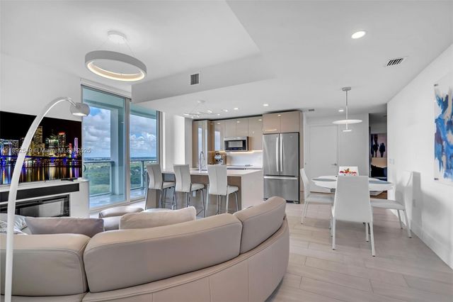 2000 Metropica Way 2001, Sunrise, FL 33323