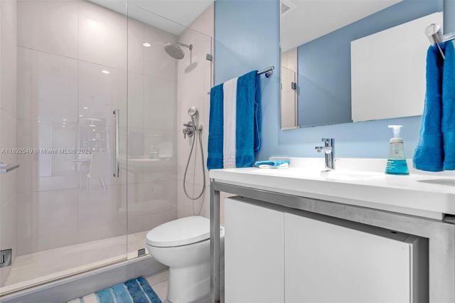 2000 Metropica Way 2001, Sunrise, FL 33323