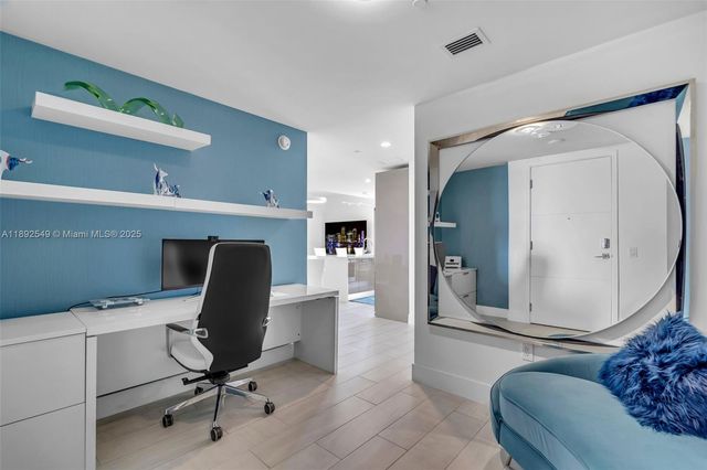 2000 Metropica Way 2001, Sunrise, FL 33323