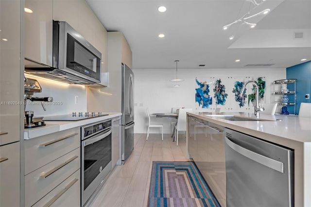 2000 Metropica Way 2001, Sunrise, FL 33323