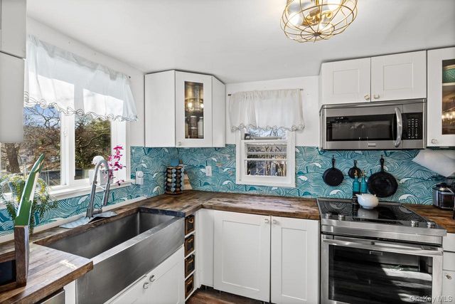 50 Poseidon Road, Rocky Point, NY 11778