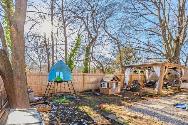 50 Poseidon Road, Rocky Point, NY 11778