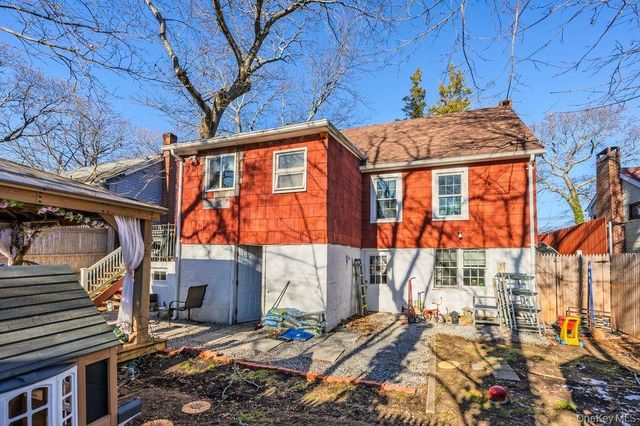 50 Poseidon Road, Rocky Point, NY 11778