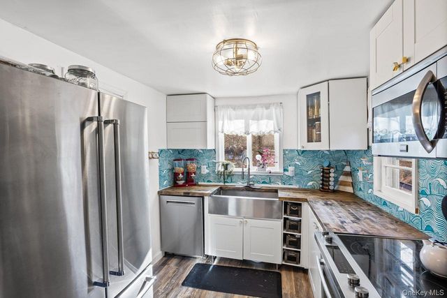 50 Poseidon Road, Rocky Point, NY 11778