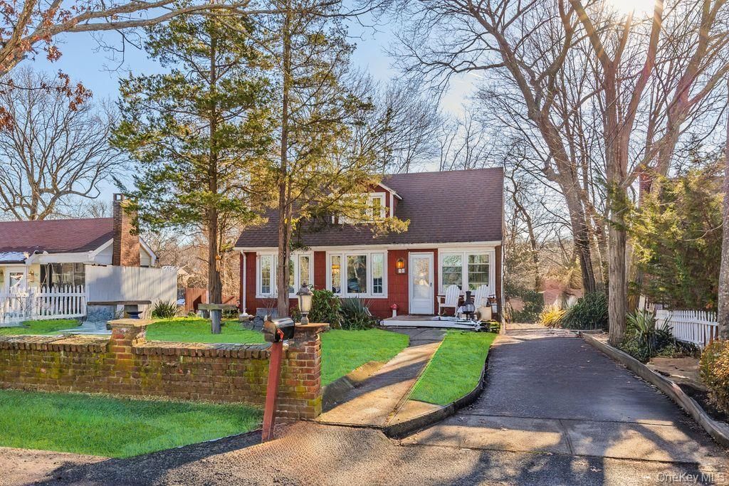 50 Poseidon Road, Rocky Point, NY 11778