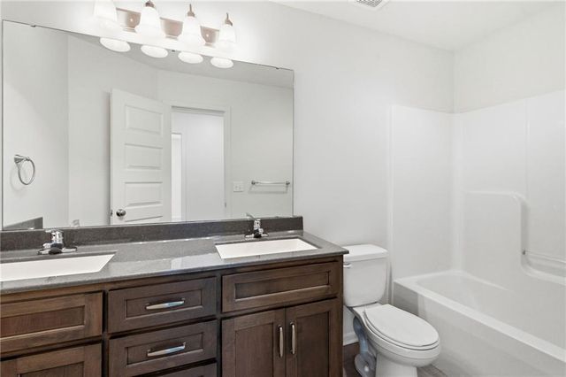 913 Coyote Drive, Raymore, MO 64083