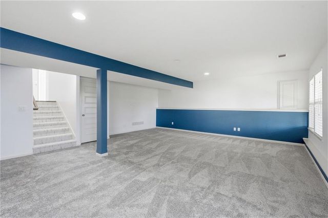 913 Coyote Drive, Raymore, MO 64083