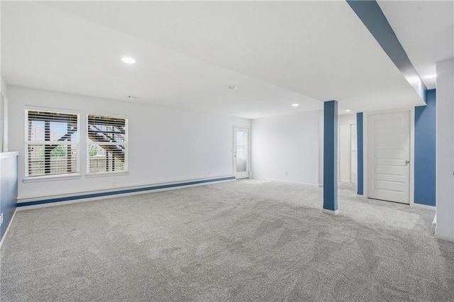 913 Coyote Drive, Raymore, MO 64083