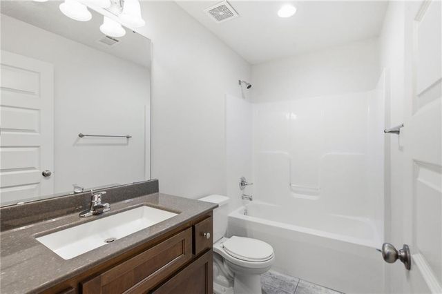 913 Coyote Drive, Raymore, MO 64083