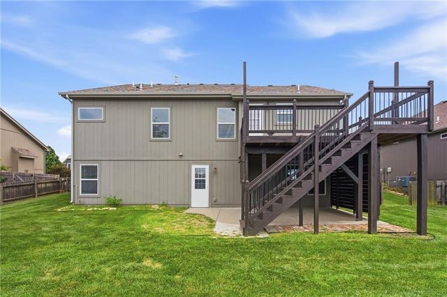 913 Coyote Drive, Raymore, MO 64083