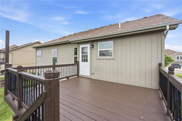 913 Coyote Drive, Raymore, MO 64083