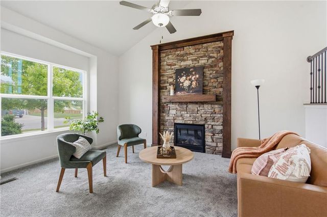 913 Coyote Drive, Raymore, MO 64083