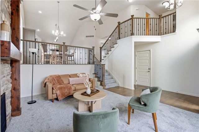913 Coyote Drive, Raymore, MO 64083