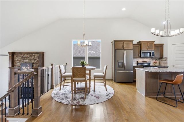 913 Coyote Drive, Raymore, MO 64083