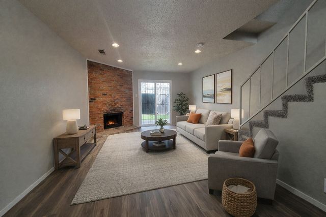 9571 Olde Towne Row, Dallas, TX 75227