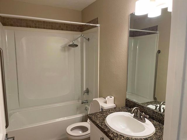 17189 W Bernardo Dr 103, San Diego, CA 92127