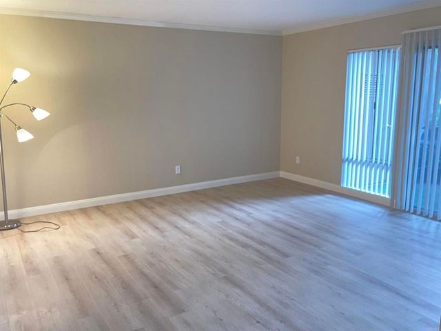 17189 W Bernardo Dr 103, San Diego, CA 92127