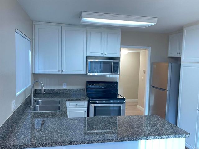 17189 W Bernardo Dr 103, San Diego, CA 92127