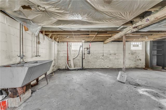 908 Dayton Street, Akron, OH 44310