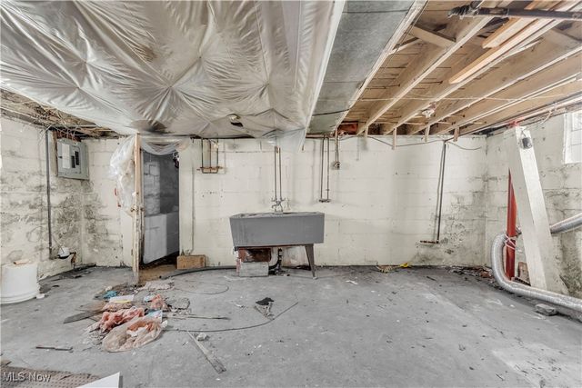 908 Dayton Street, Akron, OH 44310