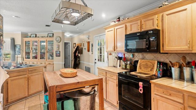 127 Hemlock Ave., Hattiesburg, MS 39402