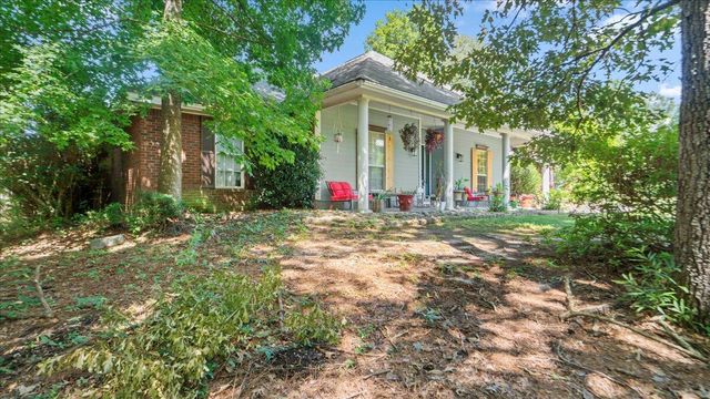 127 Hemlock Ave., Hattiesburg, MS 39402