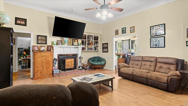 127 Hemlock Ave., Hattiesburg, MS 39402