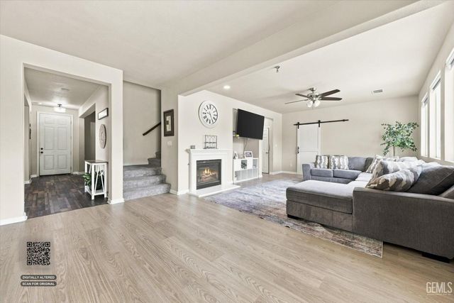 15939 La Strada Court, Bakersfield, CA 93314
