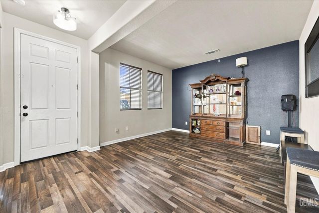 15939 La Strada Court, Bakersfield, CA 93314