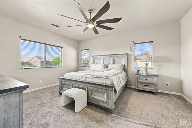 15939 La Strada Court, Bakersfield, CA 93314