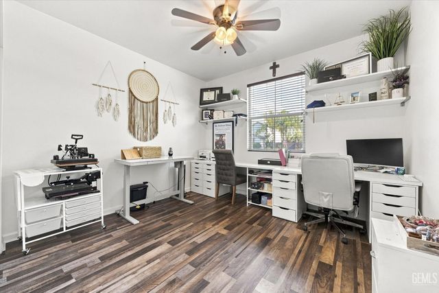 15939 La Strada Court, Bakersfield, CA 93314