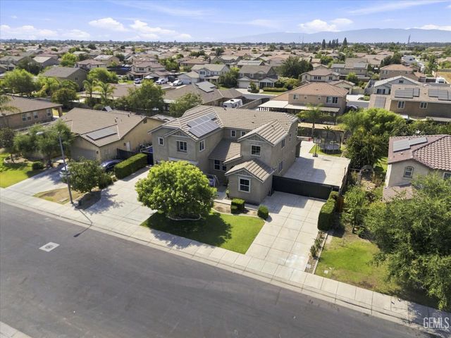 15939 La Strada Court, Bakersfield, CA 93314
