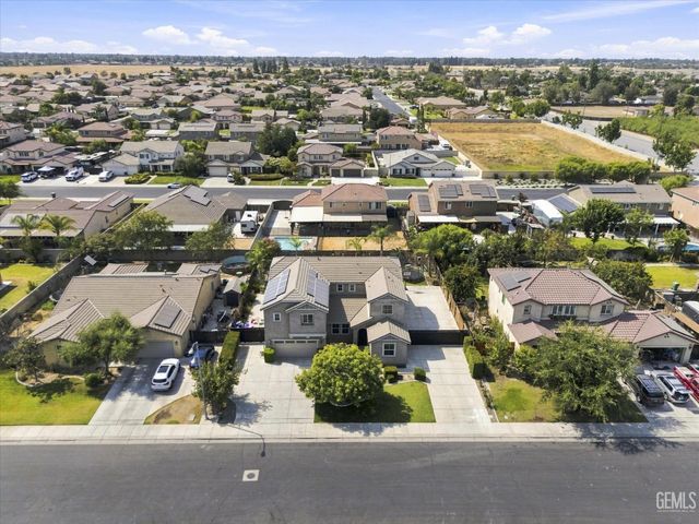 15939 La Strada Court, Bakersfield, CA 93314