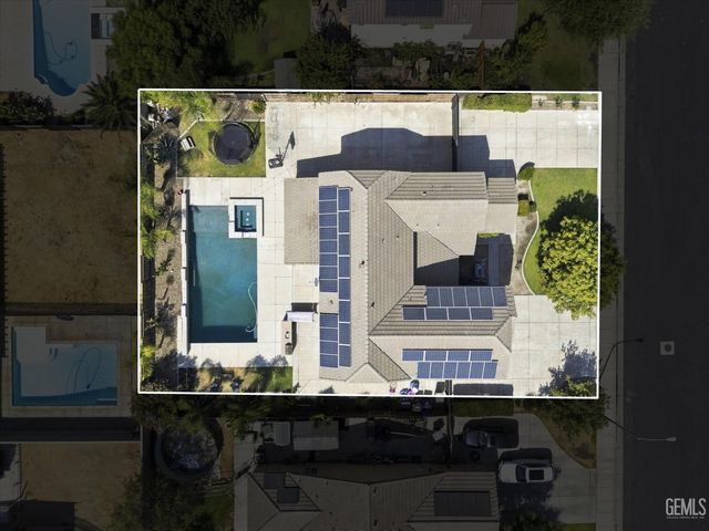 15939 La Strada Court, Bakersfield, CA 93314