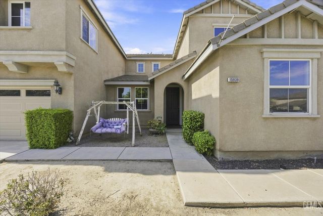 15939 La Strada Court, Bakersfield, CA 93314