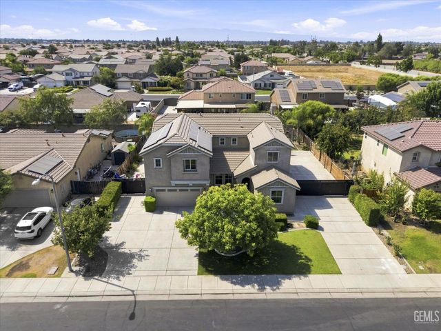 15939 La Strada Court, Bakersfield, CA 93314