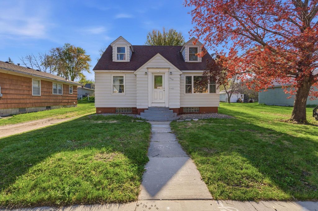 509 Charlotte Street SE, Willmar, MN 56201