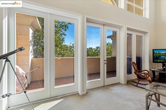 88 E 6Th St 215, Pittsburg, CA 94565